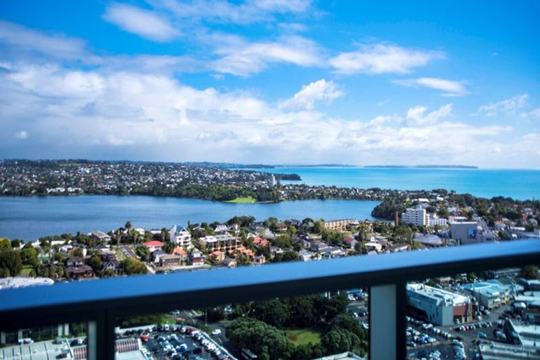 Photo of property in Sentinel Apartments, 1705/3 Northcroft Street, Takapuna, Auckland, 0622