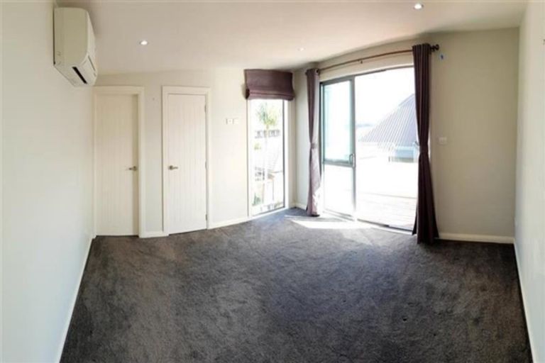Photo of property in 6a Te Akau Crescent, Bucklands Beach, Auckland, 2012