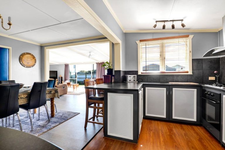 Photo of property in 10 Tauranga-a-ika Street, Manaia, 4612