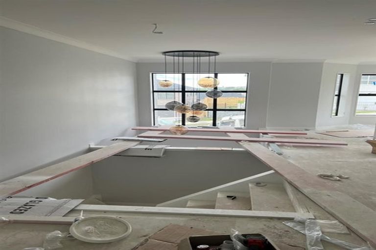 Photo of property in 16 Lumber Rise, Swanson, Auckland, 0614