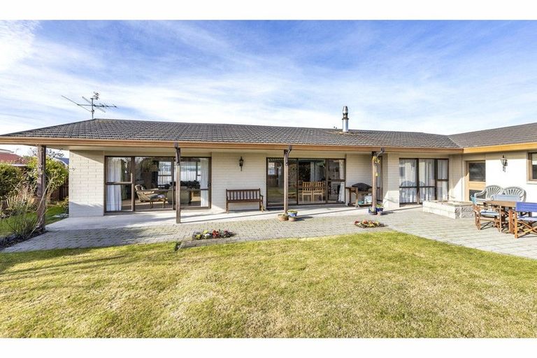Photo of property in 1 Kinley Street, Rangiora, 7400