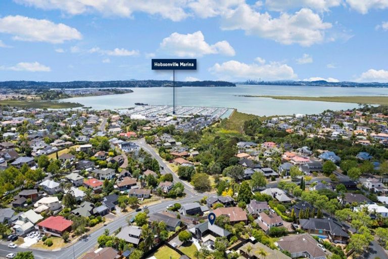 Photo of property in 33 Marina View Drive, West Harbour, Auckland, 0618