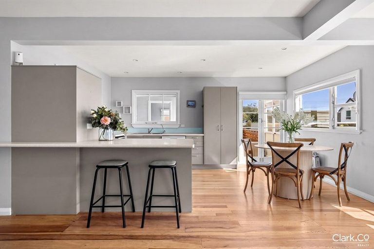 Photo of property in 29 Mana Esplanade, Paremata, Porirua, 5026