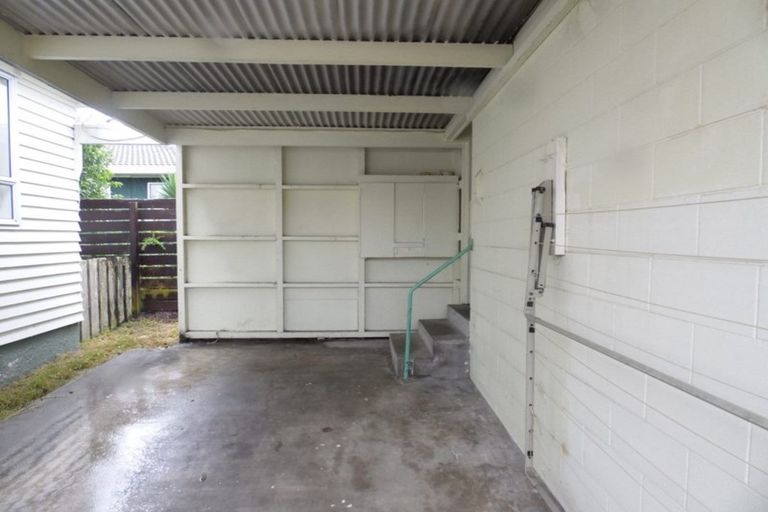 Photo of property in 49 Flanshaw Road, Te Atatu South, Auckland, 0610