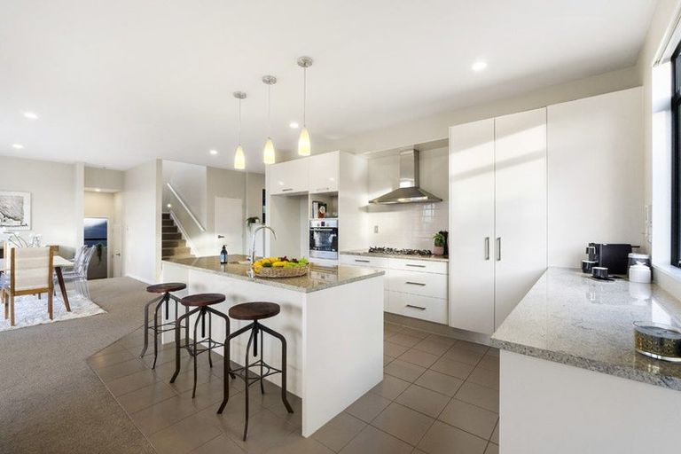 Photo of property in 16 Oak View Terrace, Schnapper Rock, Auckland, 0632