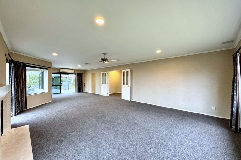 Photo of property in 26 Maghera Drive, East Tamaki Heights, Auckland, 2016