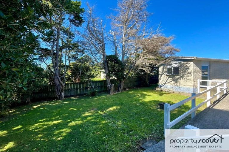 Photo of property in 15b Miro Street, Merrilands, New Plymouth, 4312