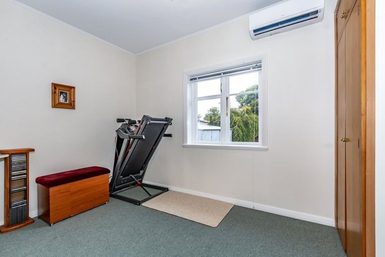 Photo of property in 17 Winsor Crescent, Spreydon, Christchurch, 8024