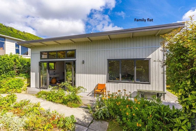 Photo of property in 10 Tui Crescent, Waikanae, 5036