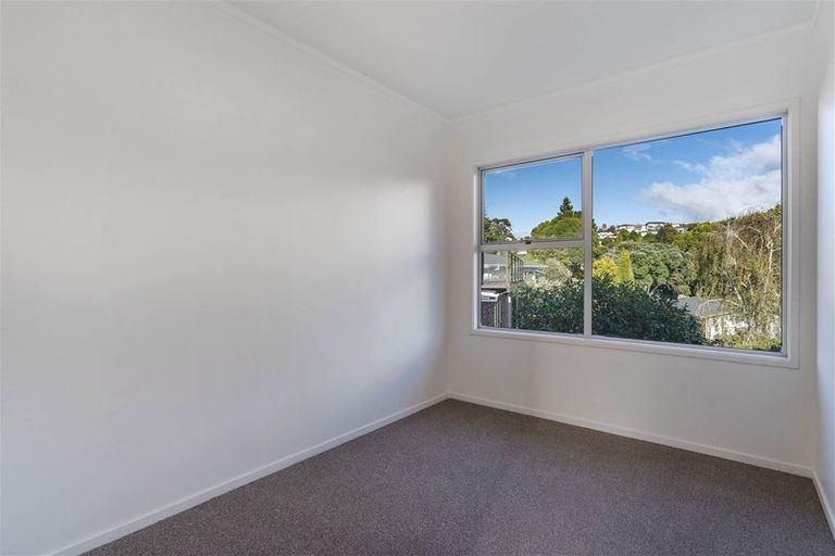 Photo of property in 1/6 Ellice Road, Totara Vale, Auckland, 0629