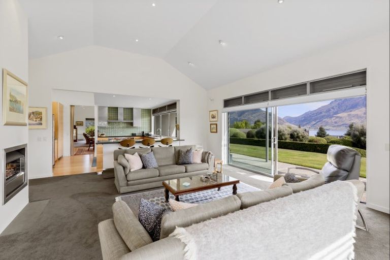 Photo of property in 3 Bayonet Peak Place, Drift Bay, Queenstown, 9371