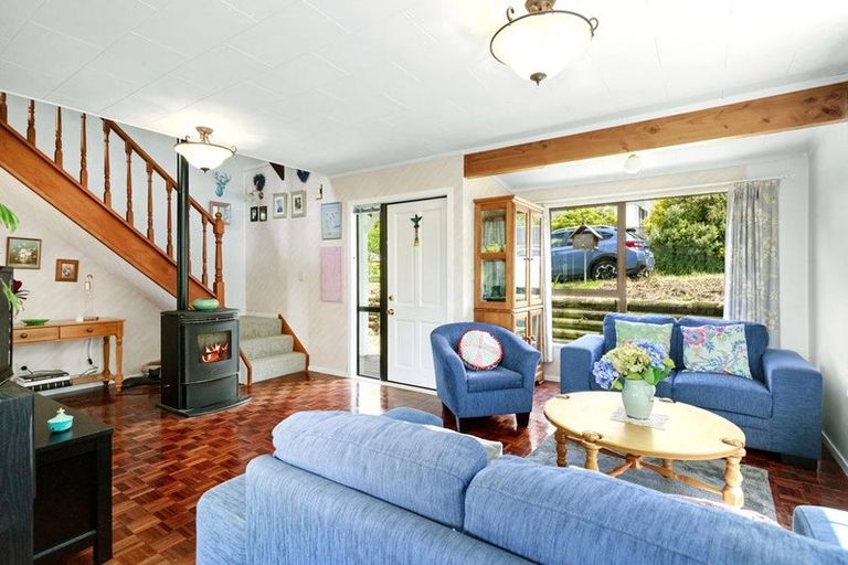 Photo of property in 6 Westra View, Tawa, Wellington, 5028