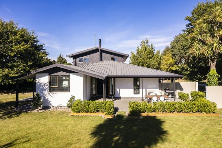 Photo of property in 48 Pentecost Road, Rangiora, 7400