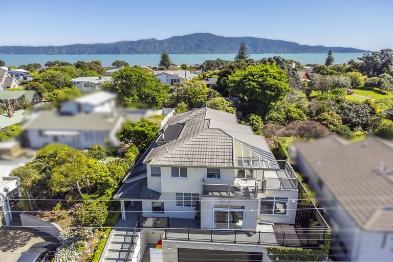 Photo of property in 47 Golf Road, Paraparaumu Beach, Paraparaumu, 5032