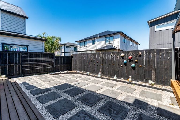 Photo of property in 5 Kearns Drive, Hobsonville, Auckland, 0616