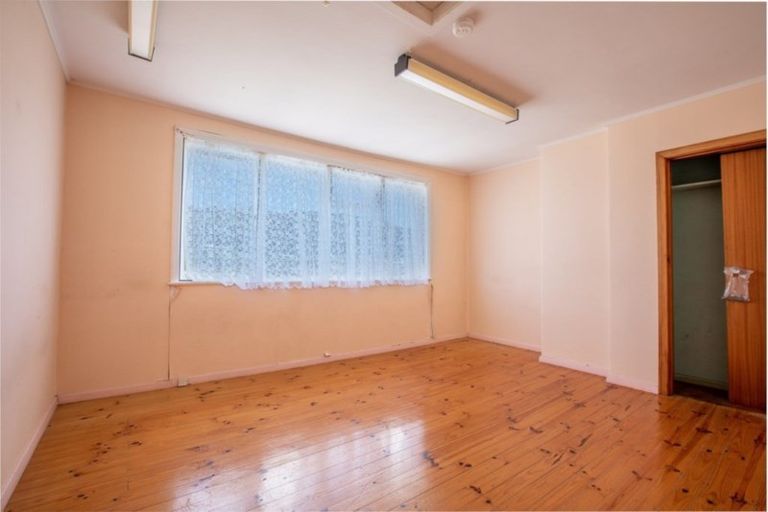 Photo of property in 25 Roberts Street, Tawa, Wellington, 5028