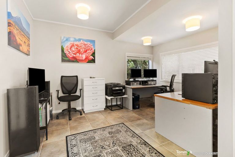 Photo of property in 138 Nicholson Road, Khandallah, Wellington, 6035
