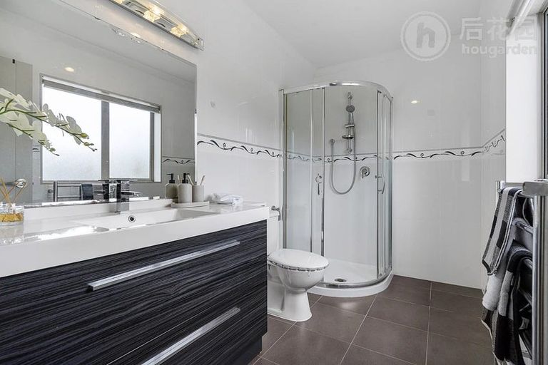 Photo of property in 17 Miromiro Street, Greenhithe, Auckland, 0632