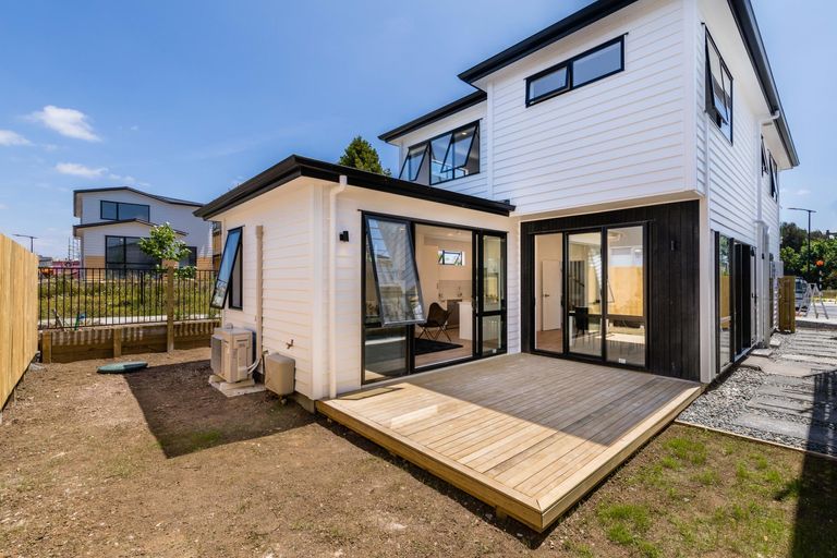 Photo of property in 72 Craigs Way, Hobsonville, Auckland, 0616