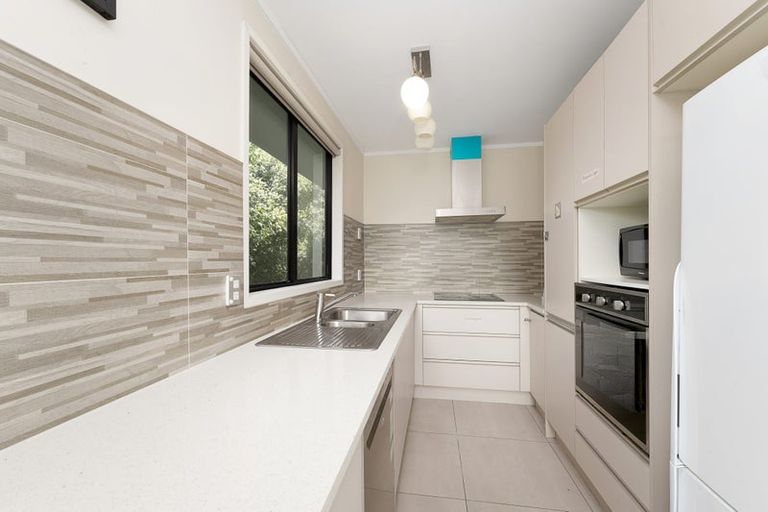 Photo of property in 35 Nile Road, Kelston, Auckland, 0602