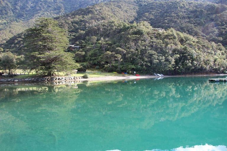 Photo of property in 10 Worlds End Road, Tennyson Inlet, 7195