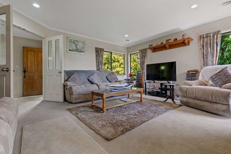 Photo of property in 9 Duggan Drive, Owhata, Rotorua, 3010