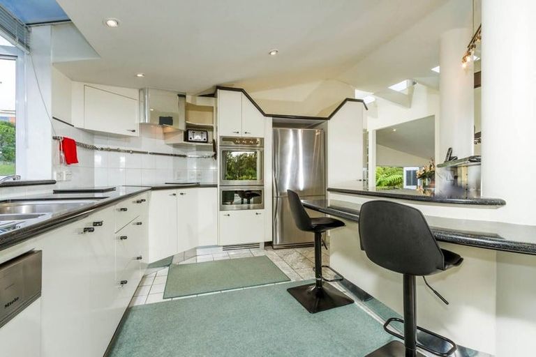 Photo of property in 4 Whitby Crescent, Mairangi Bay, Auckland, 0630