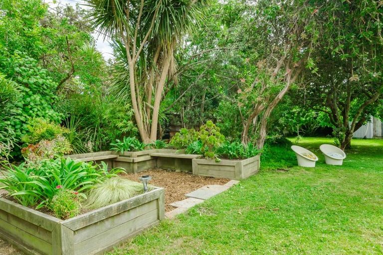 Photo of property in 59 Te Moana Road, Waikanae Beach, Waikanae, 5036