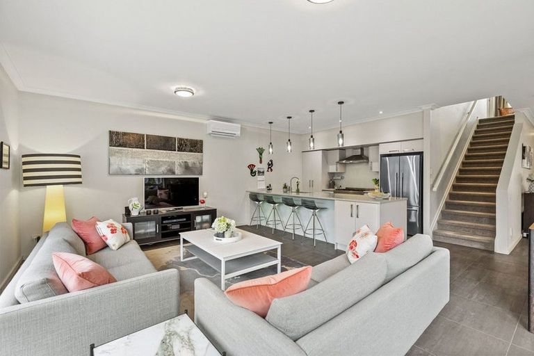 Photo of property in 16 Kensington Drive, Orewa, 0931