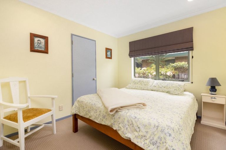 Photo of property in 5 Burnt Oak Drive, Pyes Pa, Tauranga, 3112