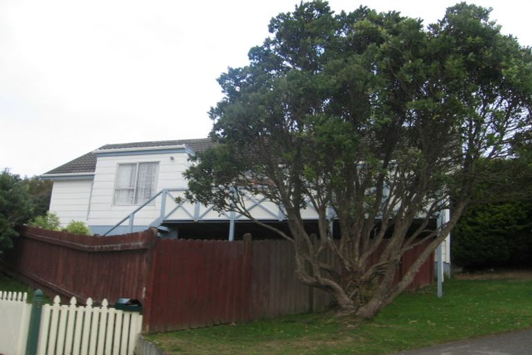 Photo of property in 4 Curacao Place, Grenada Village, Wellington, 6037