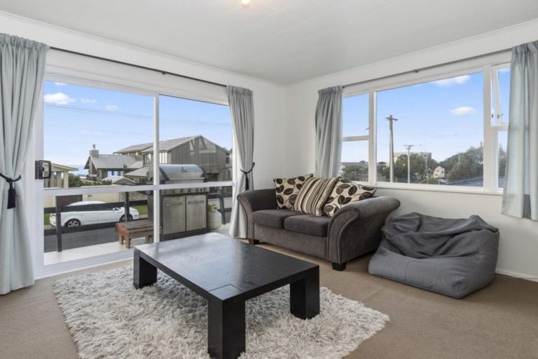 Photo of property in 22 Karewa Parade, Papamoa Beach, Papamoa, 3118