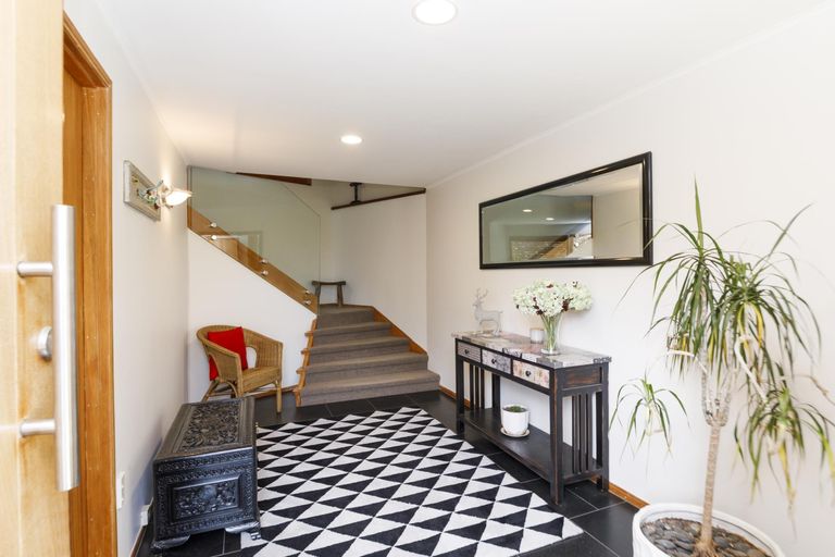 Photo of property in 38 Winston Avenue, Hokowhitu, Palmerston North, 4410