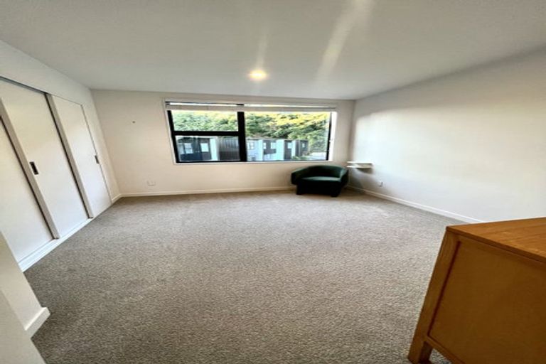 Photo of property in 37 Rua Kai Way, Brooklyn, Wellington, 6021