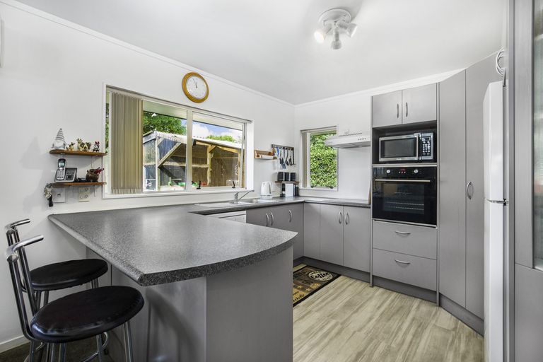 Photo of property in 8 Orakau Road, Mangere East, Auckland, 2024