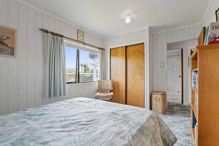 Photo of property in 5c Lindaver Grove, Merrilands, New Plymouth, 4312