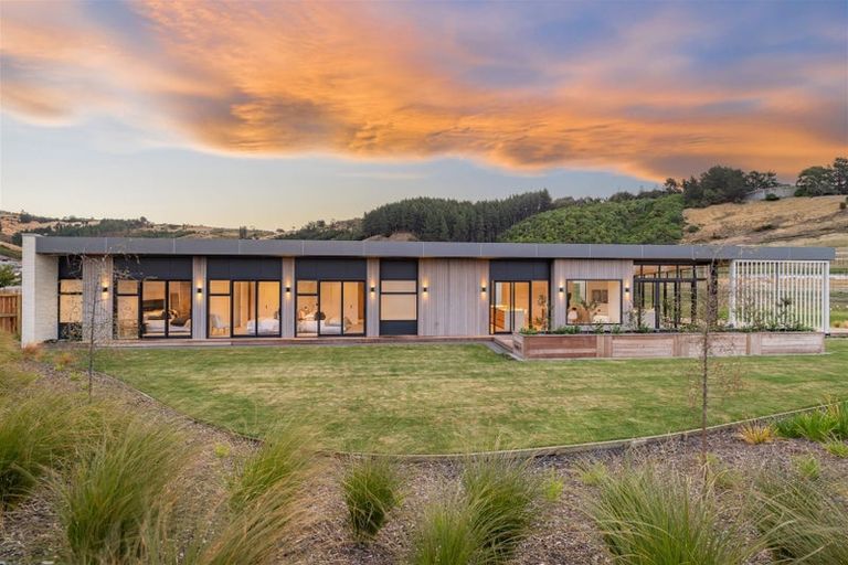 Photo of property in 2 Steve Askin Drive, Cracroft, Christchurch, 8022