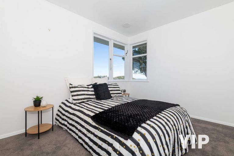 Photo of property in 106 Ruskin Road, Newlands, Wellington, 6037