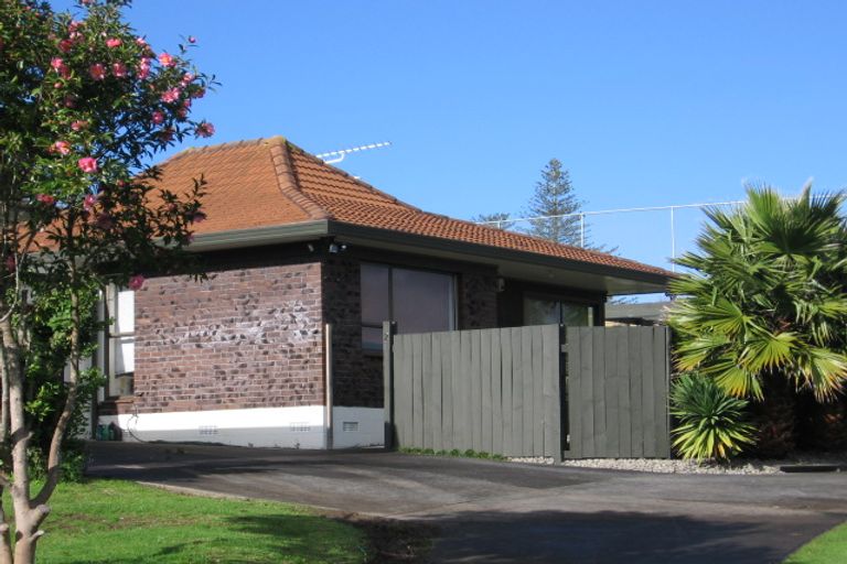 Photo of property in 1/25 Rapallo Place, Farm Cove, Auckland, 2012