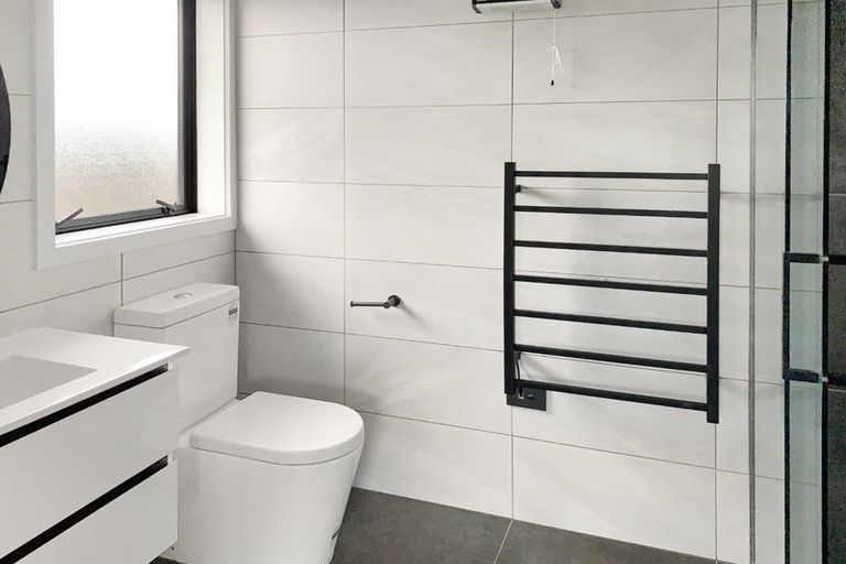 Photo of property in 8 Gladys Place, Levin, 5510