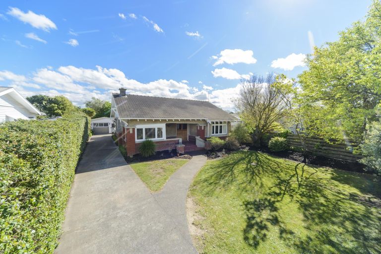 Photo of property in 8 Annandale Avenue, Takaro, Palmerston North, 4410