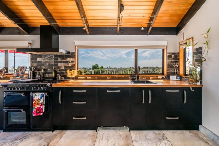 Photo of property in 40 Hicks Crescent, Waikanae Beach, Waikanae, 5036