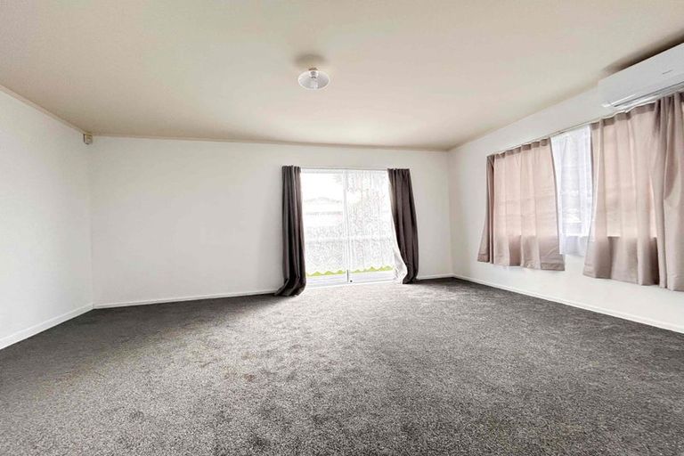Photo of property in 21 Secretariat Place, Randwick Park, Auckland, 2105