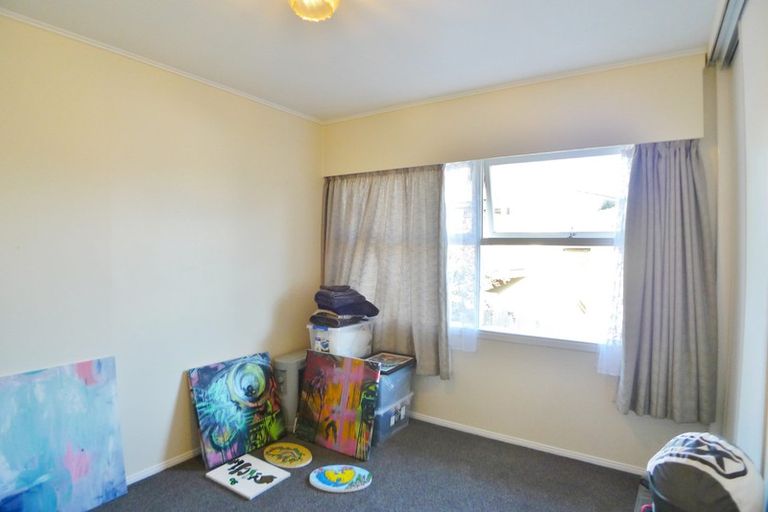 Photo of property in 15 Woodcote Drive, Glenfield, Auckland, 0629