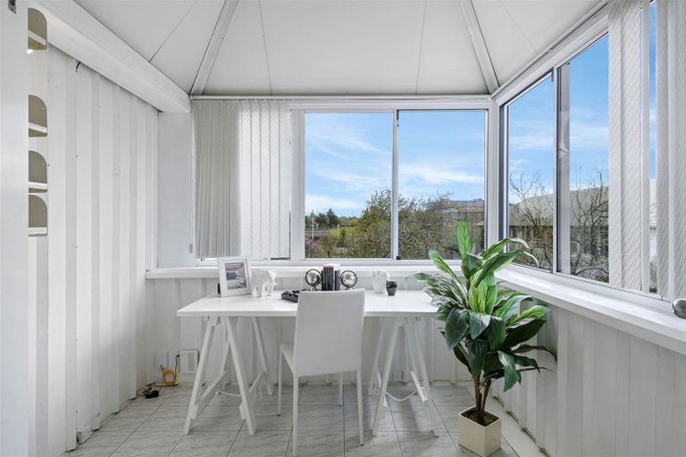 Photo of property in 2/148 Memorial Avenue, Burnside, Christchurch, 8053