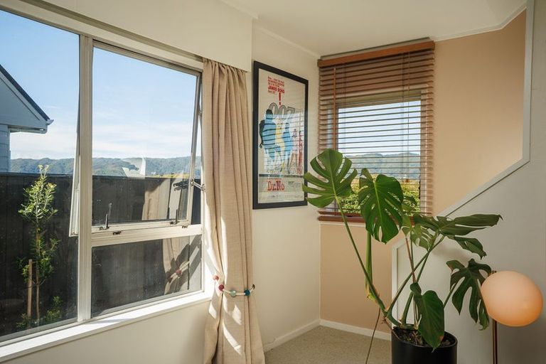 Photo of property in 264c Grounsell Crescent, Belmont, Lower Hutt, 5010