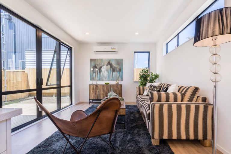 Photo of property in 72 Craigs Way, Hobsonville, Auckland, 0616