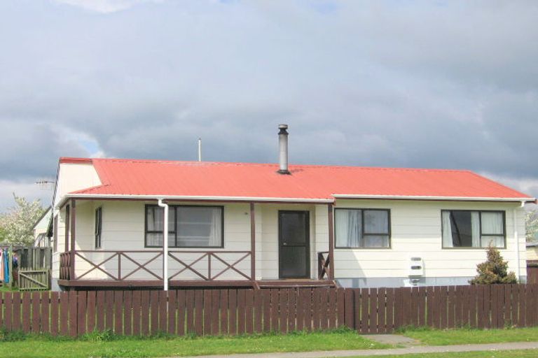 Photo of property in 76a Pohutukawa Drive, Owhata, Rotorua, 3010