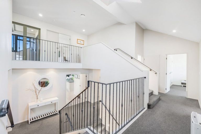 Photo of property in 24 Santa Cruz Drive, Shamrock Park, Auckland, 2016