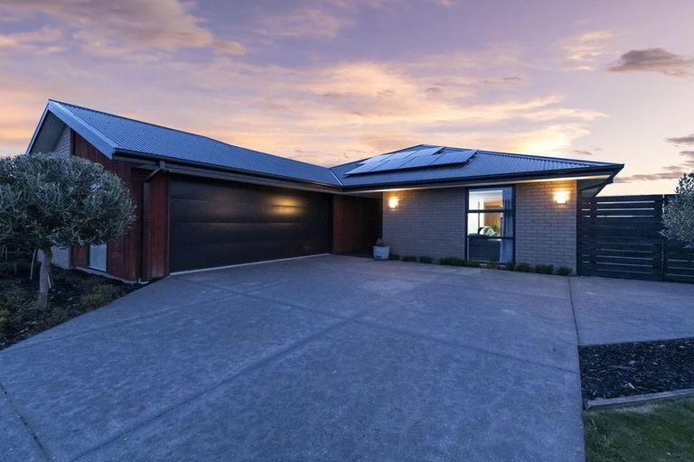 Photo of property in 15 Chimango Place, Rolleston, 7615